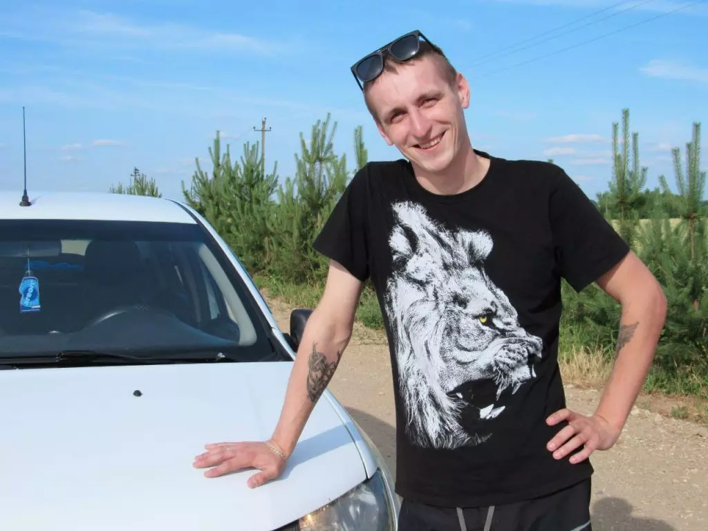 От жары спасает… молодость. Водитель такси рассказал о работе в горячие летние дни