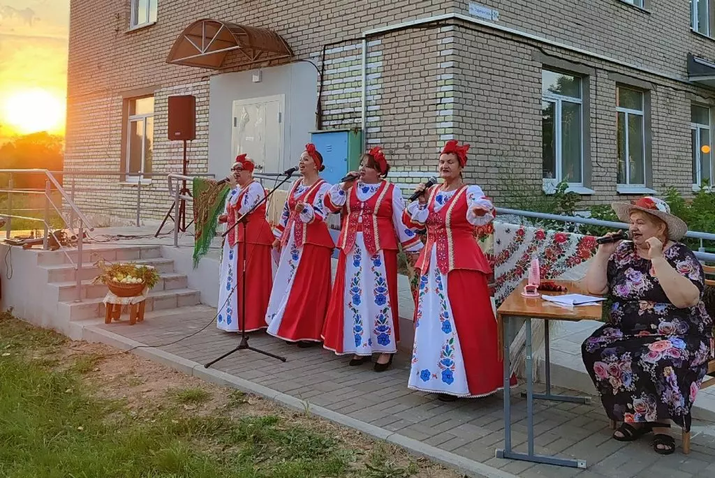 Зажгли, так зажгли. Как Яблочный Спас отметили в Петровичах