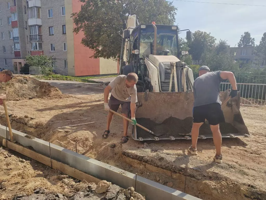 Узнали, как продвигаются работы на улице Жодинской