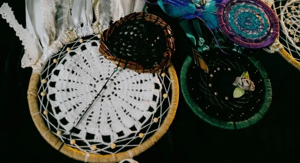 Гороскоп на день: 12 января романтическая встреча нарушит планы Рыб, а Козероги разозлятся