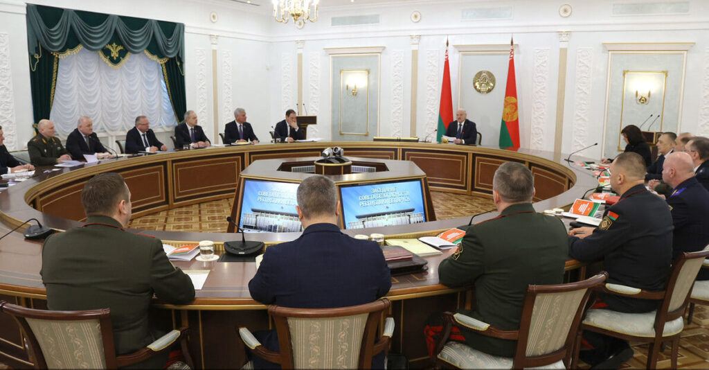 Президент провел заседание Совета Безопасности