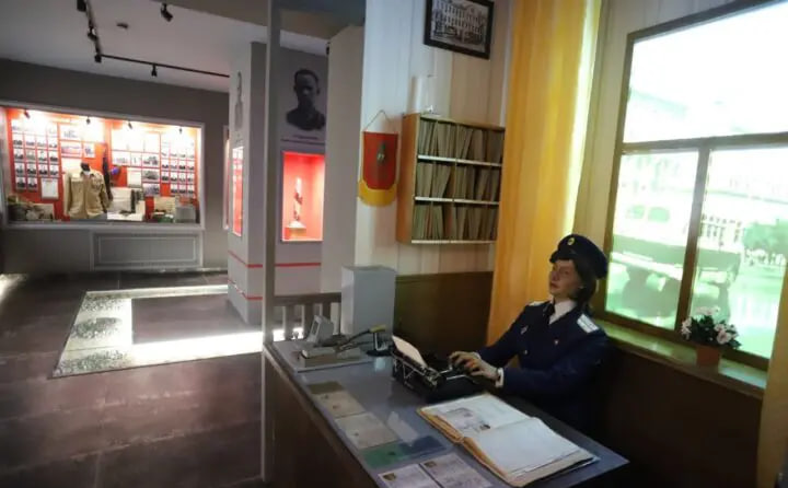 Турчин и Кубраков открыли демонстрационный зал об истории милиции Минской области