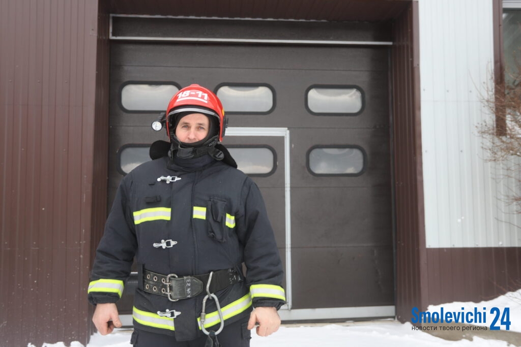 Старший инструктор-спасатель Зеленоборского поста объяснил, почему опыт  работы берет верх над страхом