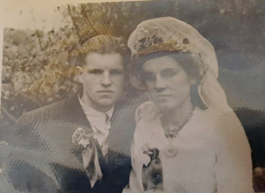 Фотофакт: Посмотрите, как выглядели молодожены в середине XX века