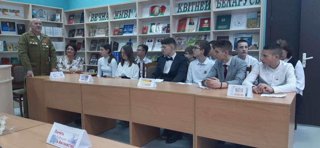 Воин-афганец рассказал о своей службе учащимся гимназии