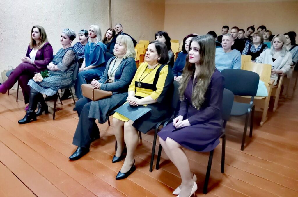 В Барсуковской школе встретились выпускники разных лет