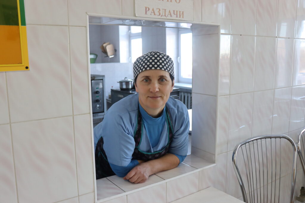 30 лет работает поваром в детском саду