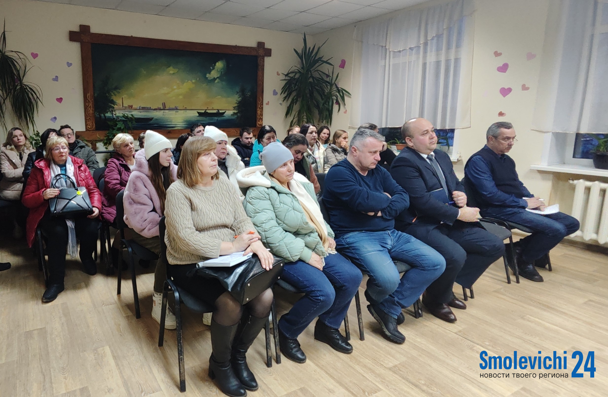 На что пожаловались районной власти жители Заречья и соседних деревень на  сельском сходе? - Smolevichi-24.by