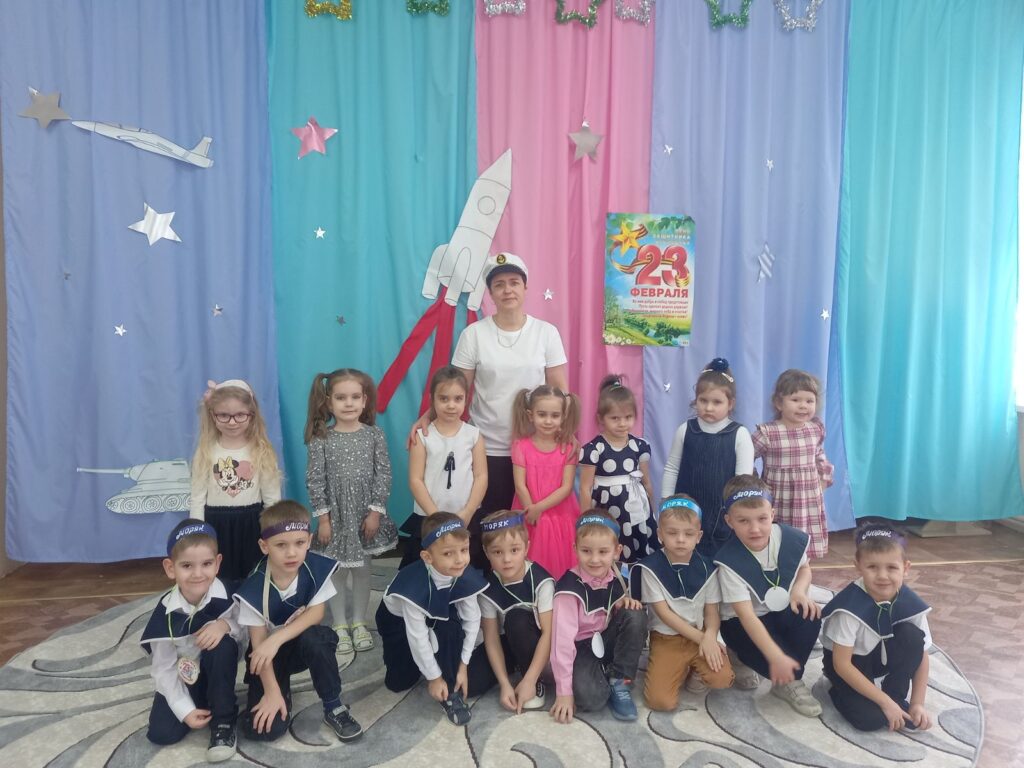 «Бравые ребята»: 23 февраля в детском саду поселка Усяж отметили спортивным праздником