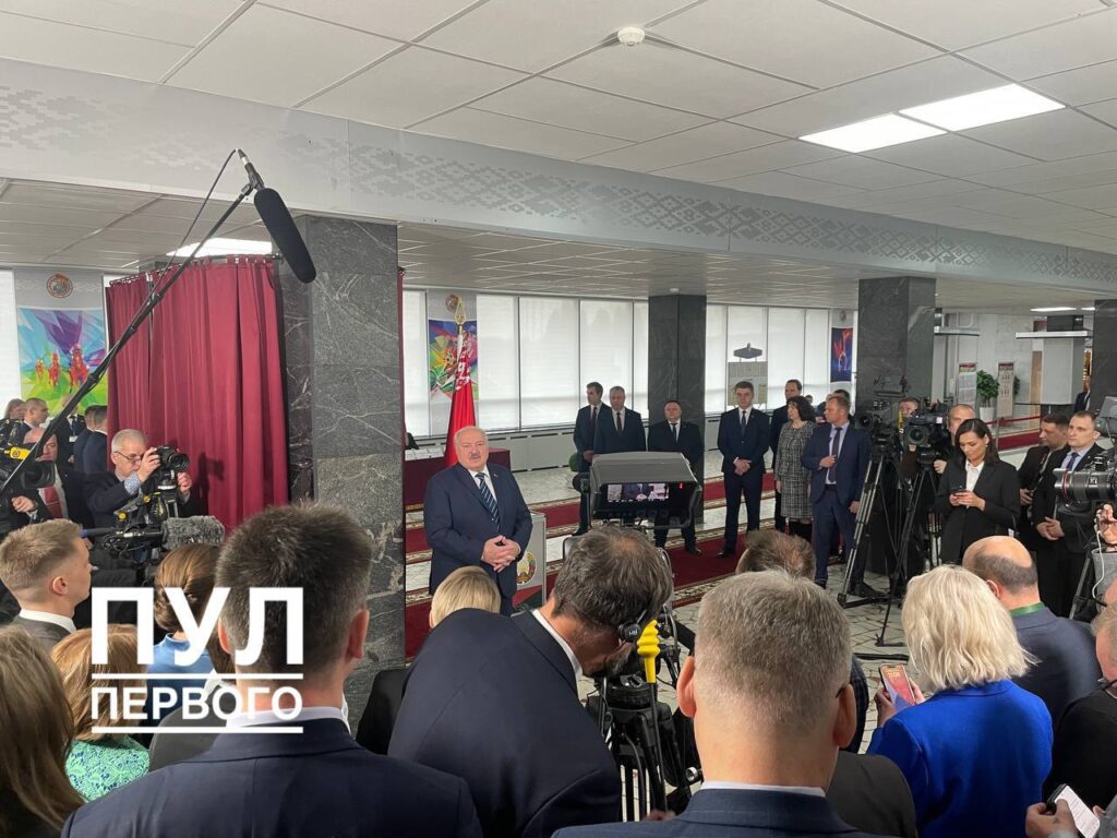 Лукашенко проголосовал на выборах