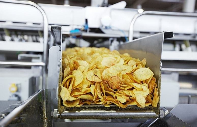 Чипсы, снеки и жареные семечки из Смолевичей любят в 13 странах мира