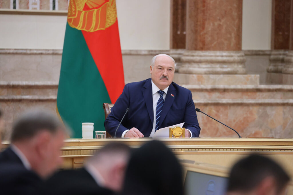 Президент подписал Указ «О дополнительных мерах по обеспечению стабильного функционирования экономики»