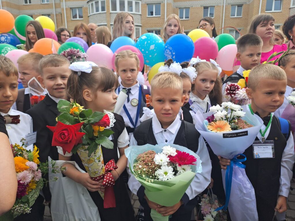 7 первых классов и учеба в 2 смены. 5-я школа приступила к учебному году