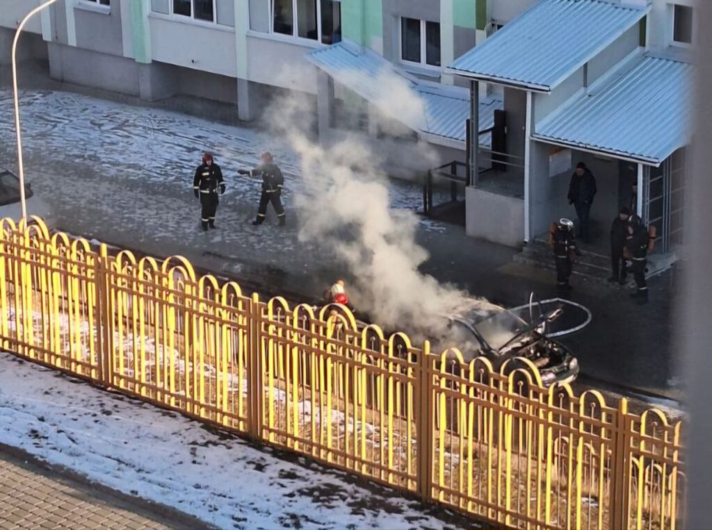 Рядом с 5-й школой горело авто. Никто не пострадал