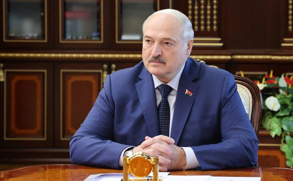 Президент поздравил соотечественников с Праздником труда