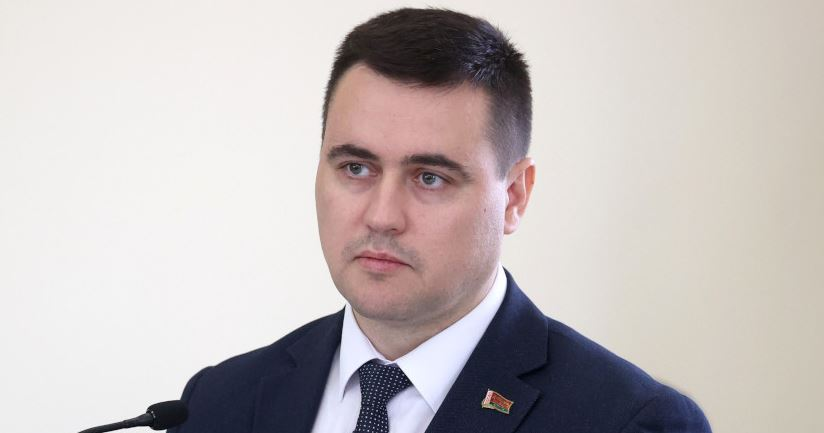 В школе без телефона. Ситуацию прокомментировал Минобр