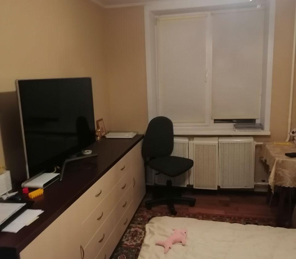 В деревне Заречье ребенок выпал из окна пятого этажа
