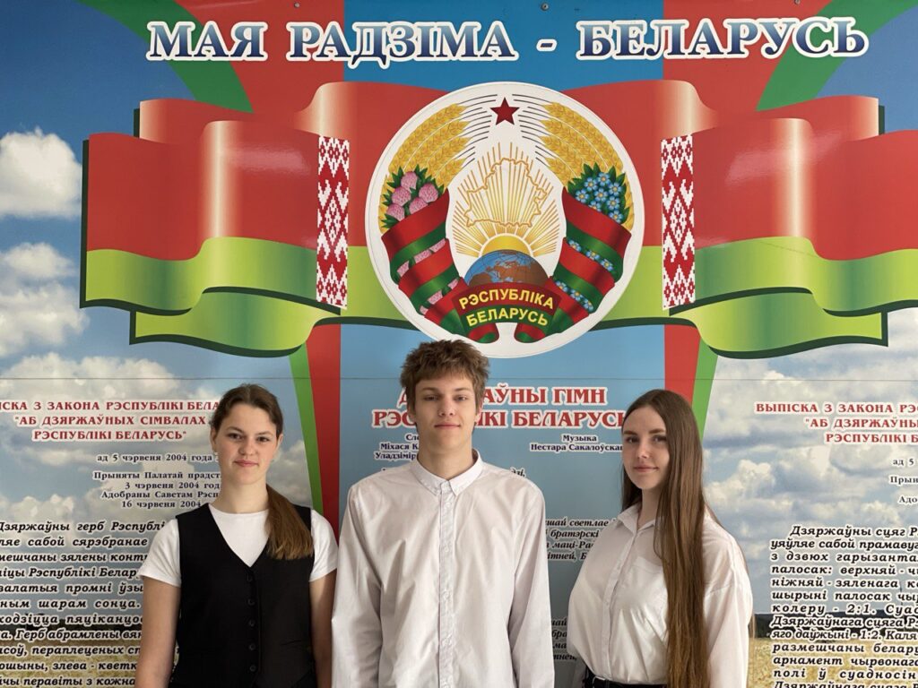 «К концу школы понимаешь, что это время самое лучшее в жизни каждого». Что одиннадцатиклассники говорят о школе?