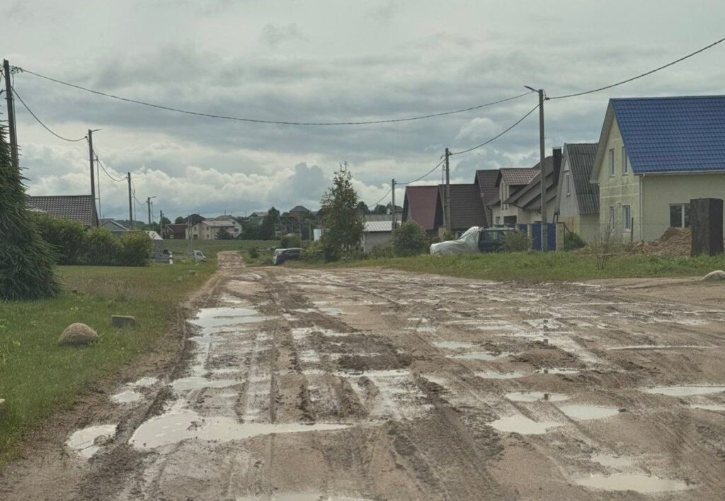 «Вместо каблуков нужны резиновые сапоги». Узнали о проблемах Слободской улицы