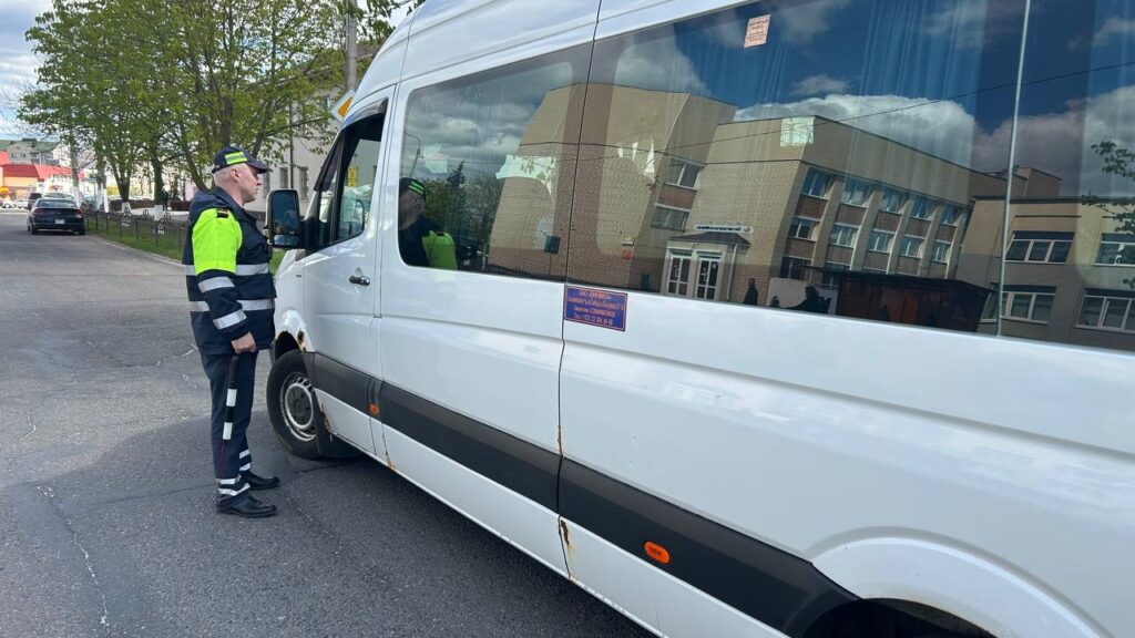 С 8 по 10 июля ГАИ проверит пассажирские микроавтобусы в Смолевичах