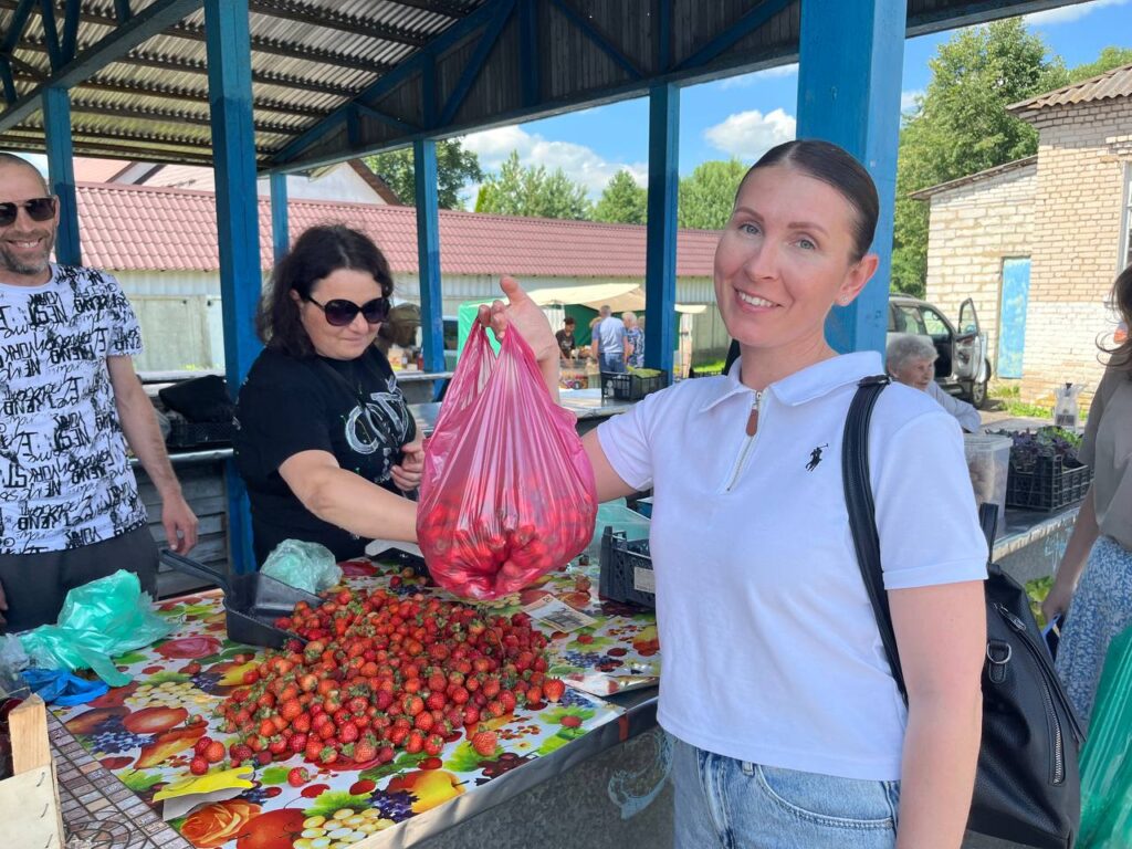 Ягодный сезон: обзор торговых точек в нашем городе