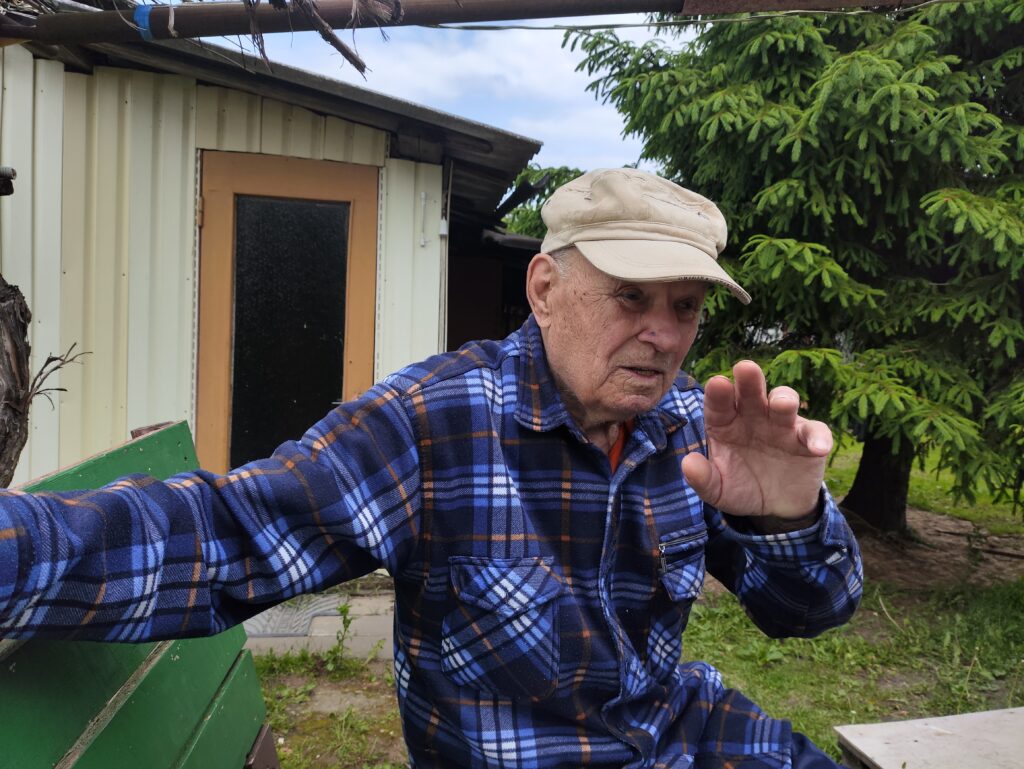 «Женщины плакали и просили, чтобы нас расстреляли». Последний коренной житель деревни Полянка поделился воспоминаниями