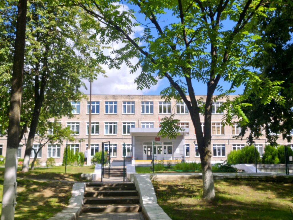 Учебный год в Плисской школе начинается с красоты и комфорта