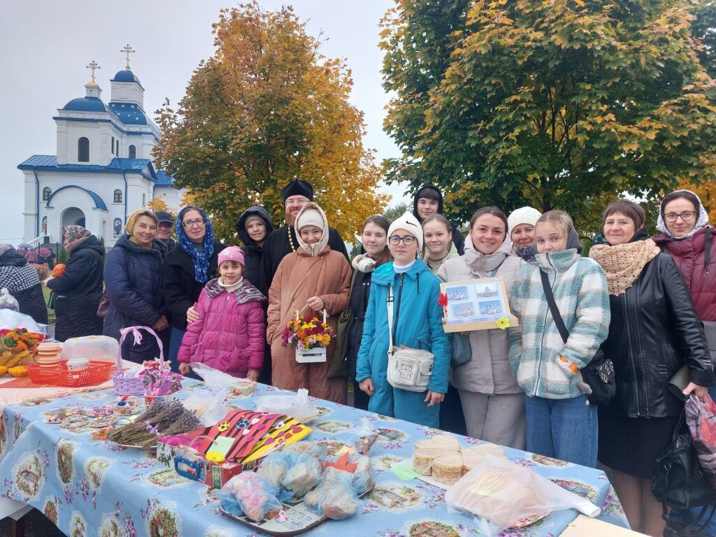 Традиции, радость встречи, угощения. Посмотрели, как проходит Покровский кирмаш в Слободе