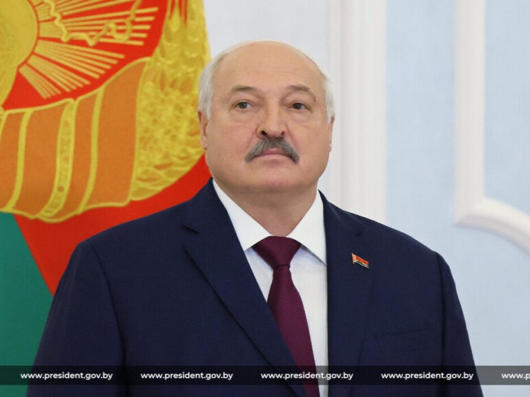 Президент поздравил граждан старшего поколения с Днем пожилых людей