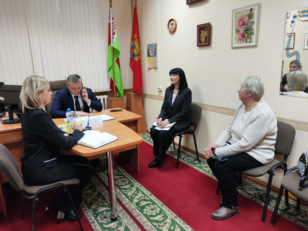 Глава района провел выездной прием граждан. Какие поступили вопросы?