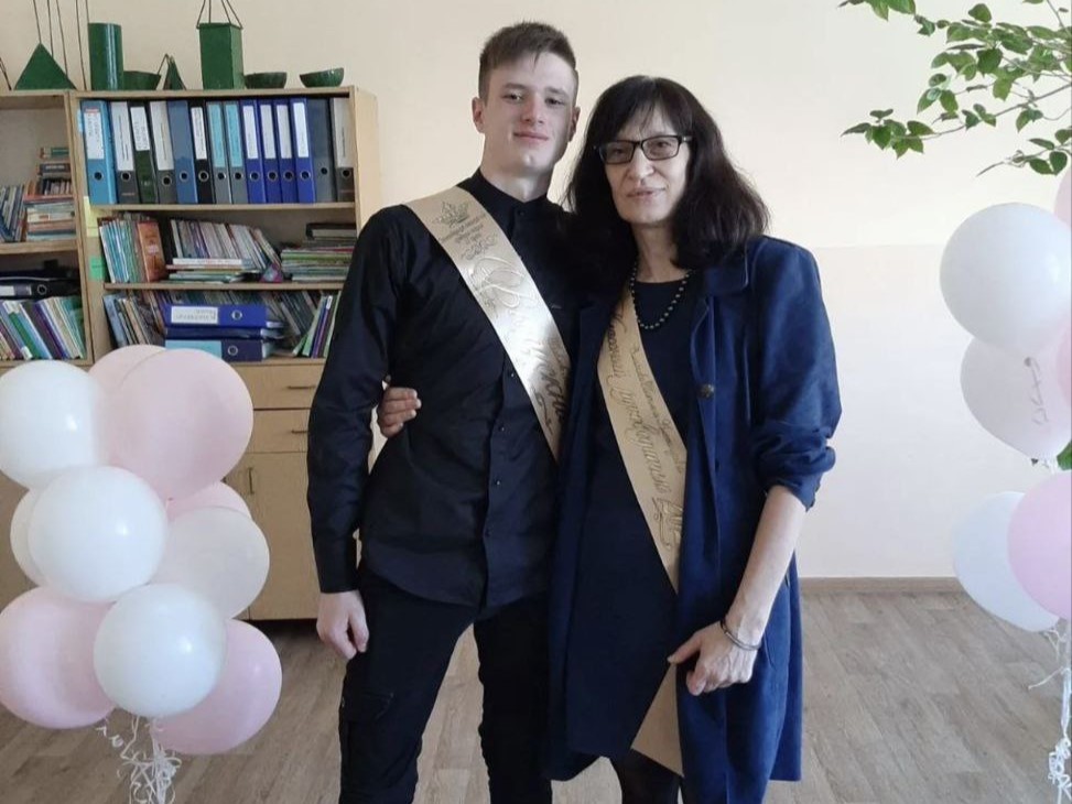 Слова благодарности из строя. Ефрейтор поздравляет своих зеленоборских учителей