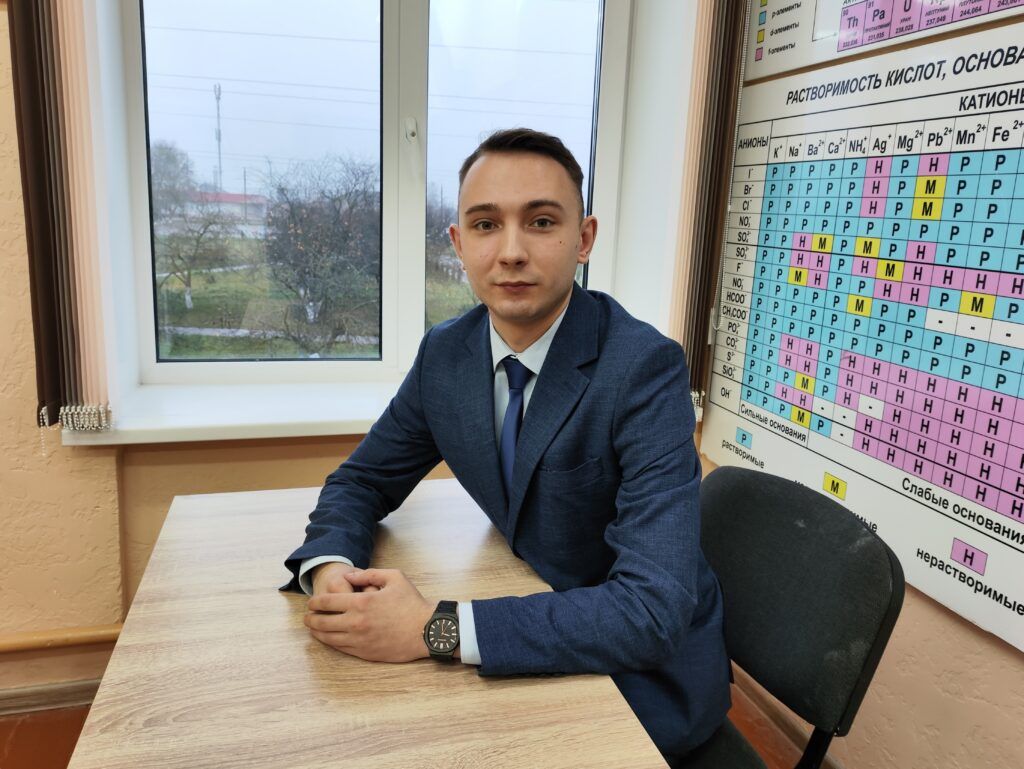 Нескучная история в Барсуках: рассказываем, почему молодой учитель из Жодино выбрал сельскую школу в Смолевичском районе