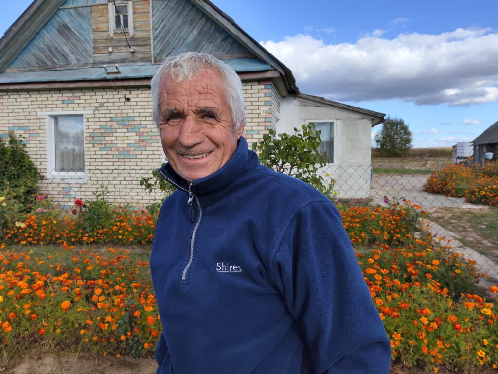 «Берите «Дружбу» и пилите». Дальнобойщик рассказал о деревенском детстве