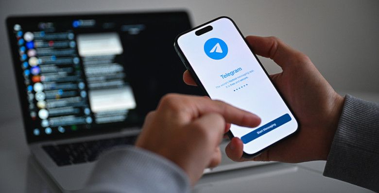 Требовал подарков. Неизвестный угрожал школьнице блокировкой аккаунта