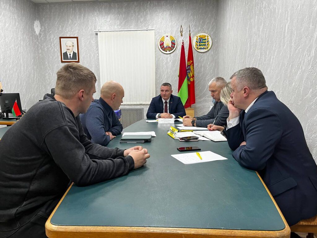 Николай Парамонов провел выездной прием в Драчковском сельсовете. Узнали, какие проблемы есть у сельчан