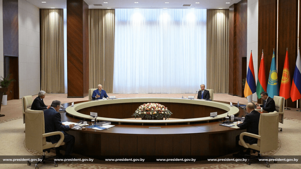 Лукашенко высказался о будущем ОДКБ на саммите в Бишкеке