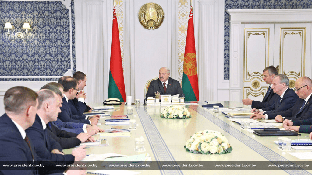 Лукашенко пообещал белорусским ученым «неимоверные деньги» — за какую разработку