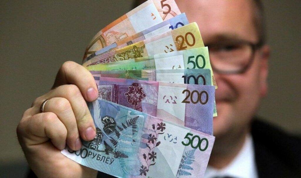 Работа с зарплатой до 4700 BYN: составили топ вакансий в Смолевичском районе