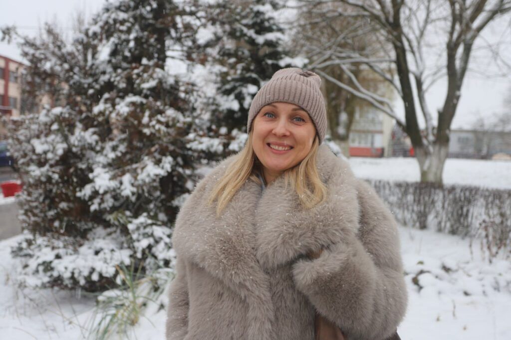 Узнали, с каким настроением смолевичане встречают первый снег