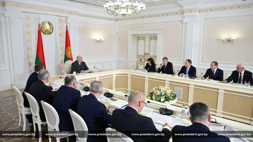 Лукашенко: программа развития Беларуси до 2030 года должна быть действенной и без прожектерства