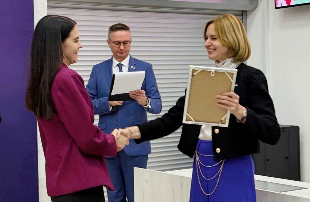 «Виктория» в игре: смолевичский клуб по хоккею на траве отмечен благодарностью Премьер-министра