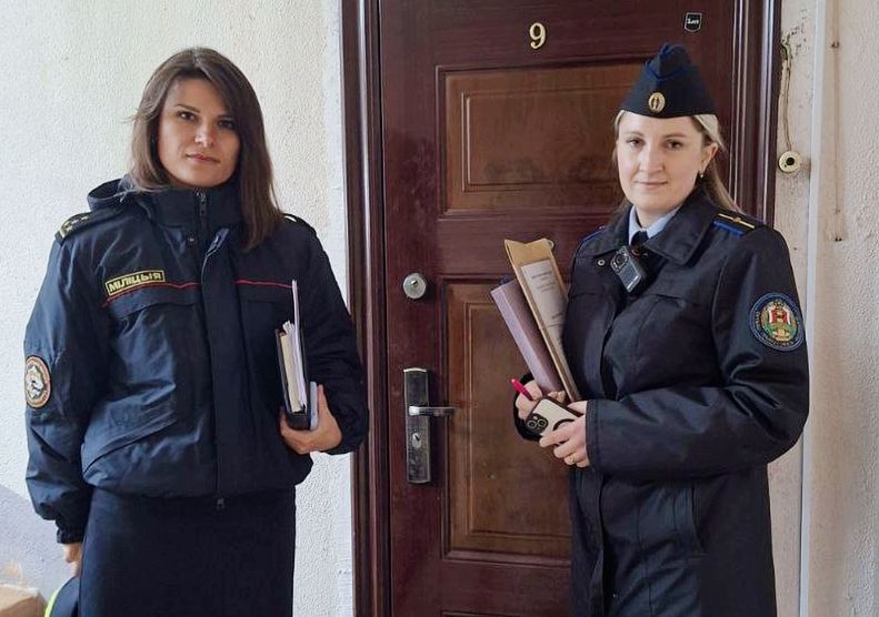 Наложили арест на телевизоры и стол. Сотрудники ГАИ и ОПИ провели рейд по должникам