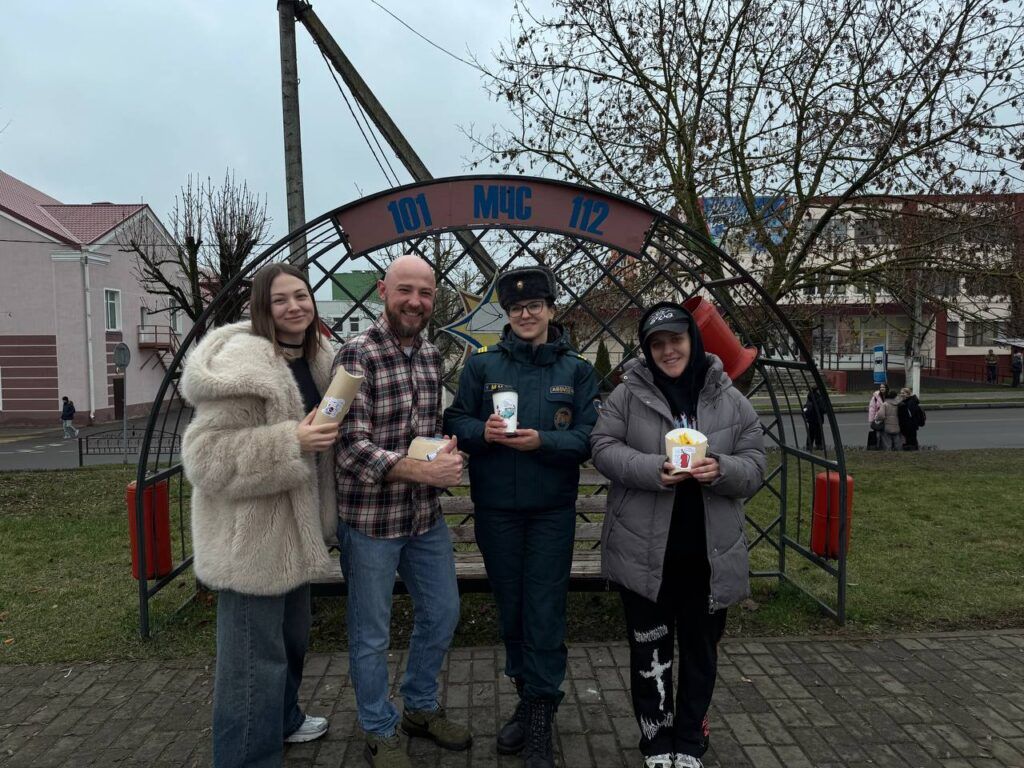 Стикеры на упаковке. Смолевичские спасатели нашли креативный способ напомнить о безопасности