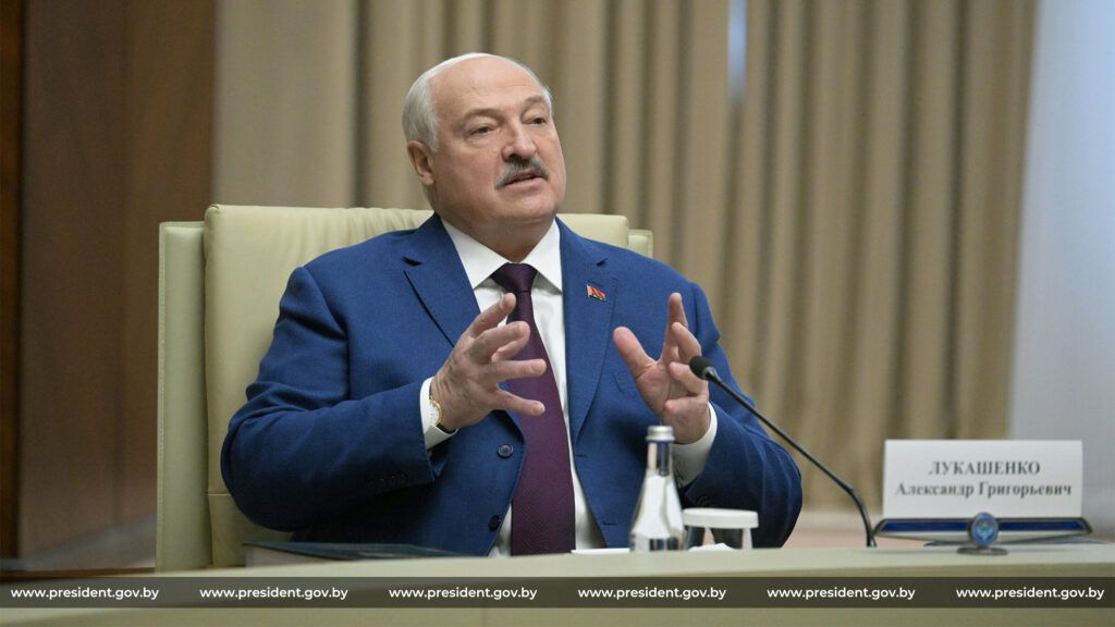 Лукашенко спрогнозировал подписание мирного договора по Украине