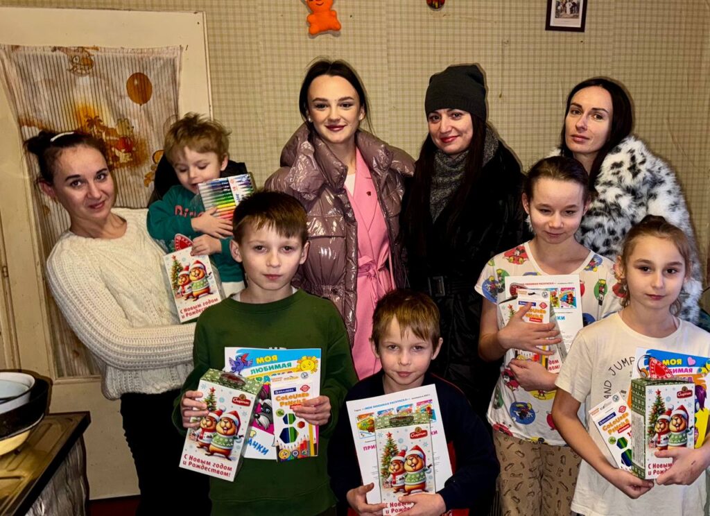 Акция “Чудеса на Рождество” принесла подарки и праздничное настроение в семью из Драчково