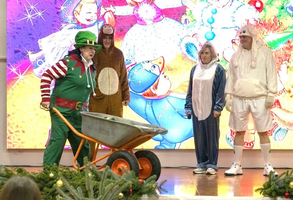 От селедки под шубой до музыкального заливного. Посмотрели на креативный педагогический корпоратив