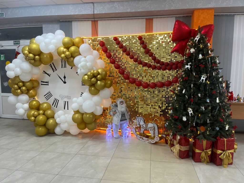 Как гимназия в Смолевичах готовится к Новому году?