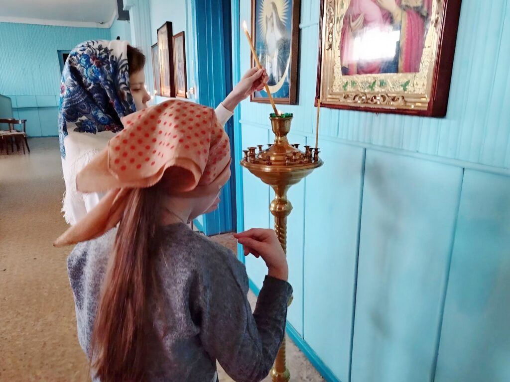 Православные верующие отмечают Введение во храм Пресвятой Богородицы