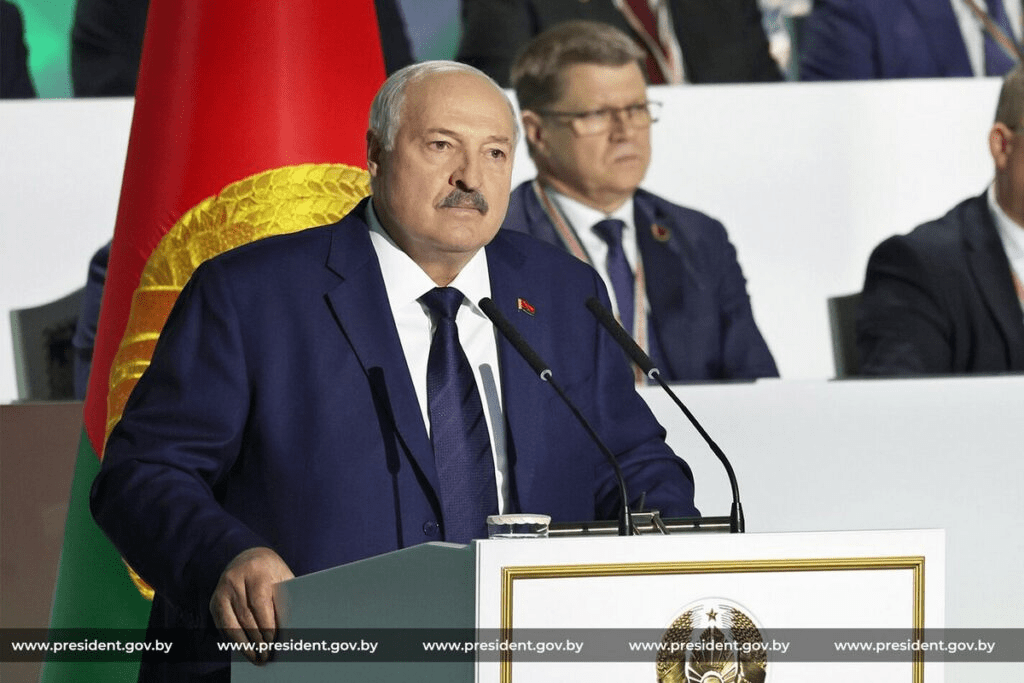 Четыре шага к развалу — Лукашенко назвал новый план беглых сдачей суверенитета