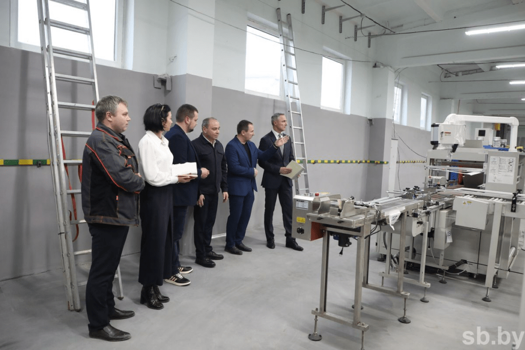 Эффективно работать и думать на перспективу. Что еще пожелал глава Беллесбумпрома смолевичскому предприятию